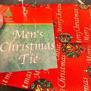 Yuletide Traditions Men's Christmas Tie Merry Christmas Wreath‎ Ornament Red